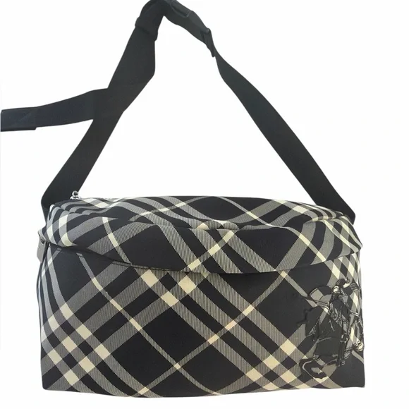 Burberry Black and Cream Essential Belt Bag - Picture 2 of 8